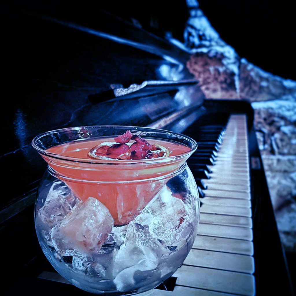 cocktail na piáně